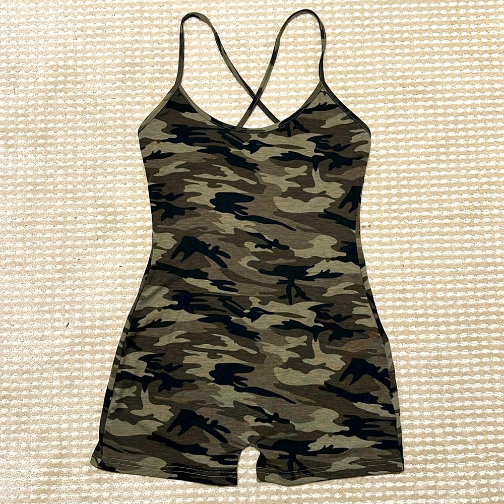 Super cute camo romper NWOT